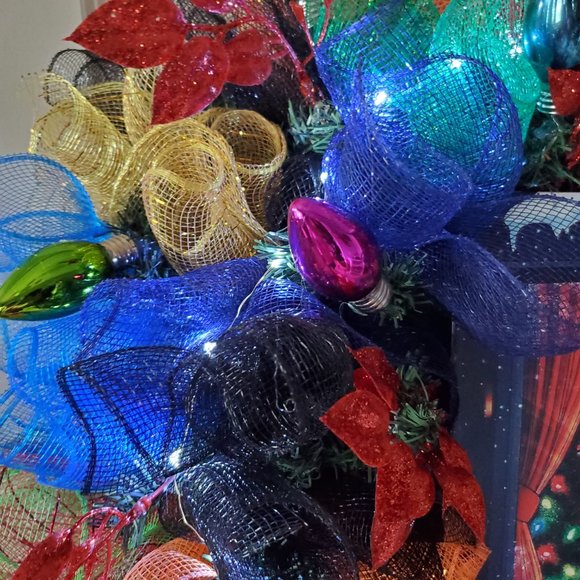 A Christmas Story Movie Wreath - Picture 3 of 9